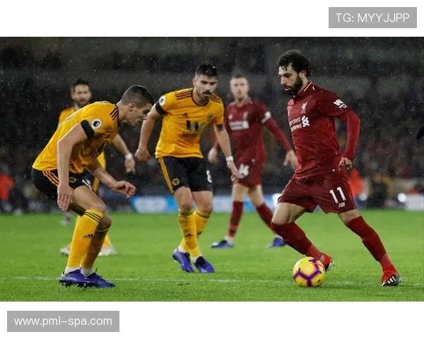 英超精彩瞬间分析：本轮最佳进球评析与战术解读展现球队表现